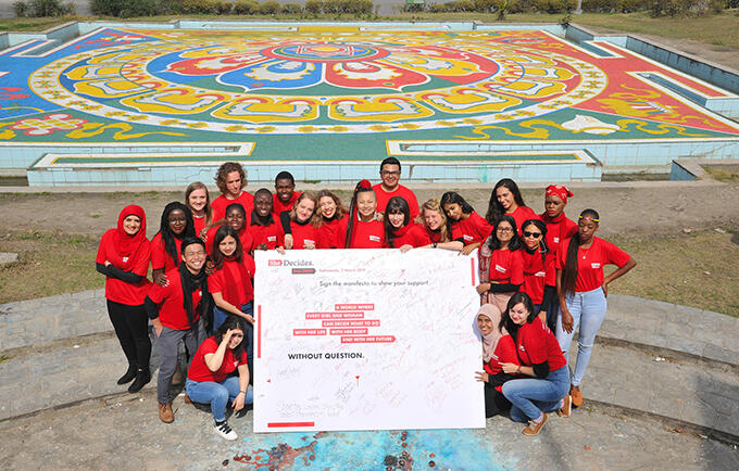 Vingt-cinq jeunes ambassadeurs, tous nés il y a 25 ans, ont été sélectionnés pour faire avancer les objectifs de la Conférence Internationale sur la Population et le Développement. © UNFPA Népal