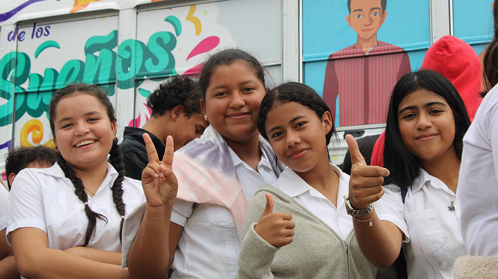 “I must continue fighting to keep her in school”: Following the Ruta de los Sueños bus to prevent teen pregnancy across Honduras