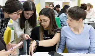 L’UNFPA adopte la femtech pour sensibiliser à la santé…