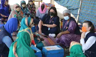 En Sudán se amplían los servicios vitales de salud reproductiva, con las...