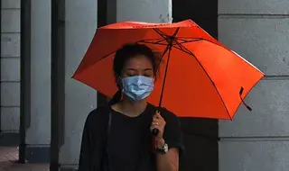 En el avance de la pandemia, las mujeres y las niñas enfrentan...