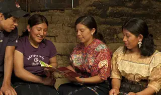 Protegiendo los Derechos, Liberando el potencial de las niñas...